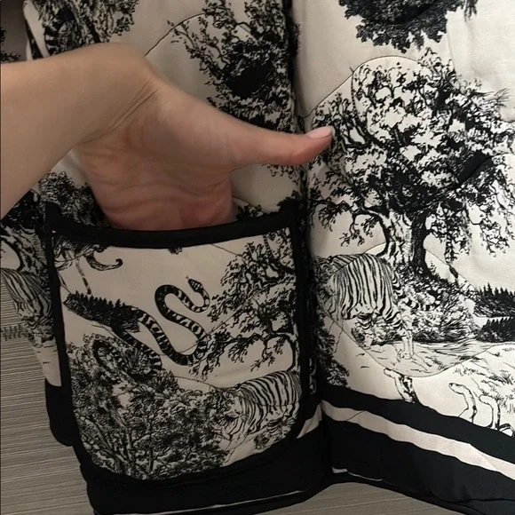 Black and White Patterned Jacket - Picture 2 of 5